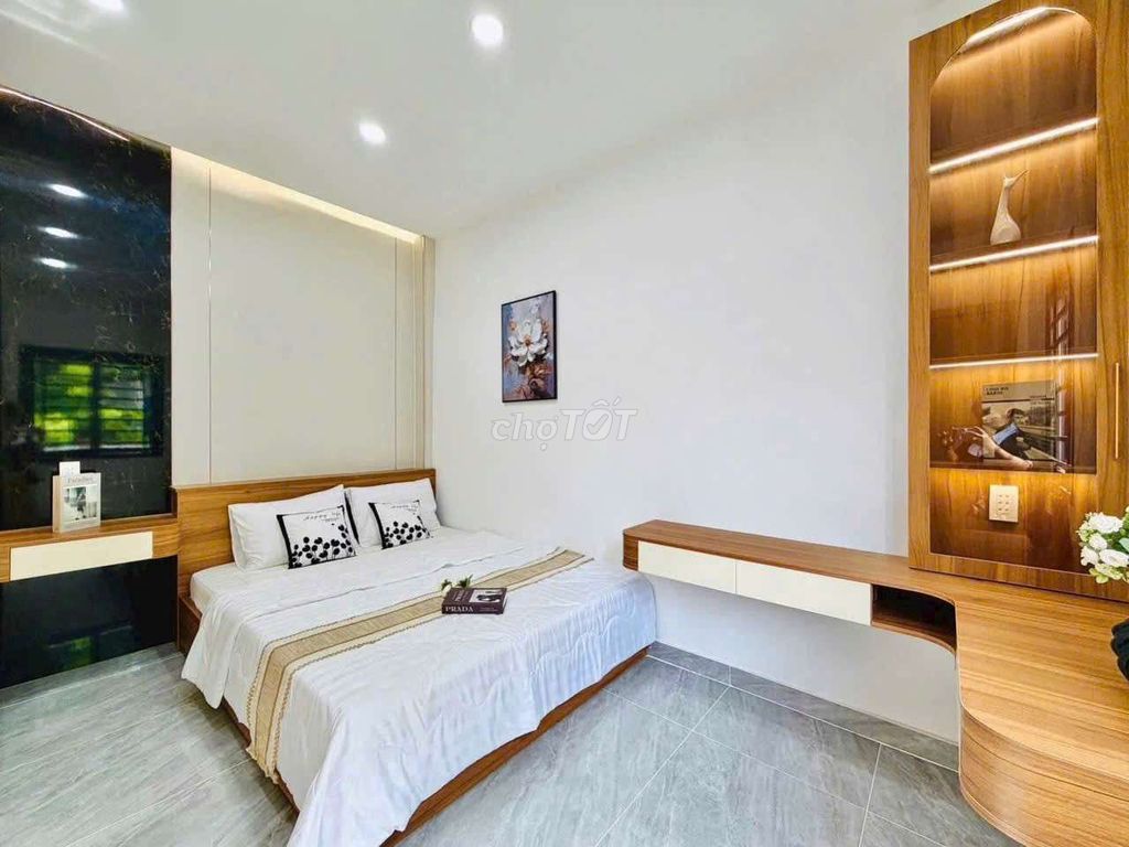 Let's rent out the two-way corner of phạm văn chiêu Gò Vấp (4 x11 m) 3 bedroom-$14 million.