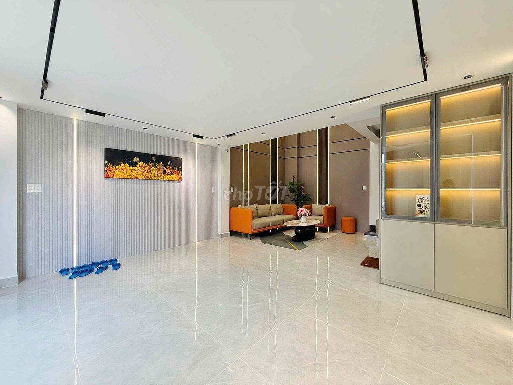 Nice new home hiding in 203 Huỳnh Văn Nghệ-712.