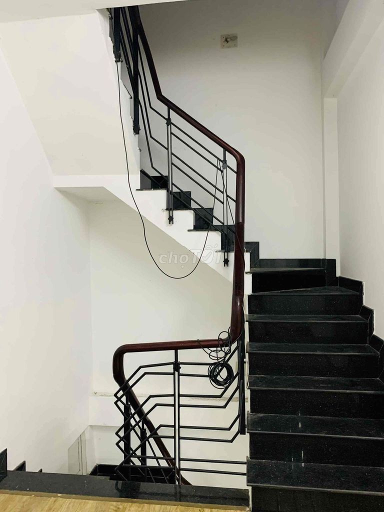 2 rooms 6 x 8 Cách Mạng Tháng 8