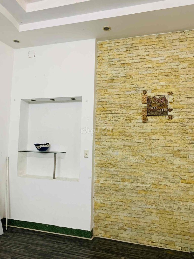 2 rooms 6 x 8 Cách Mạng Tháng 8