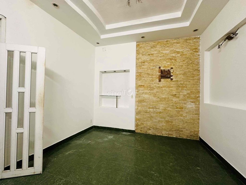 2 rooms 6 x 8 Cách Mạng Tháng 8