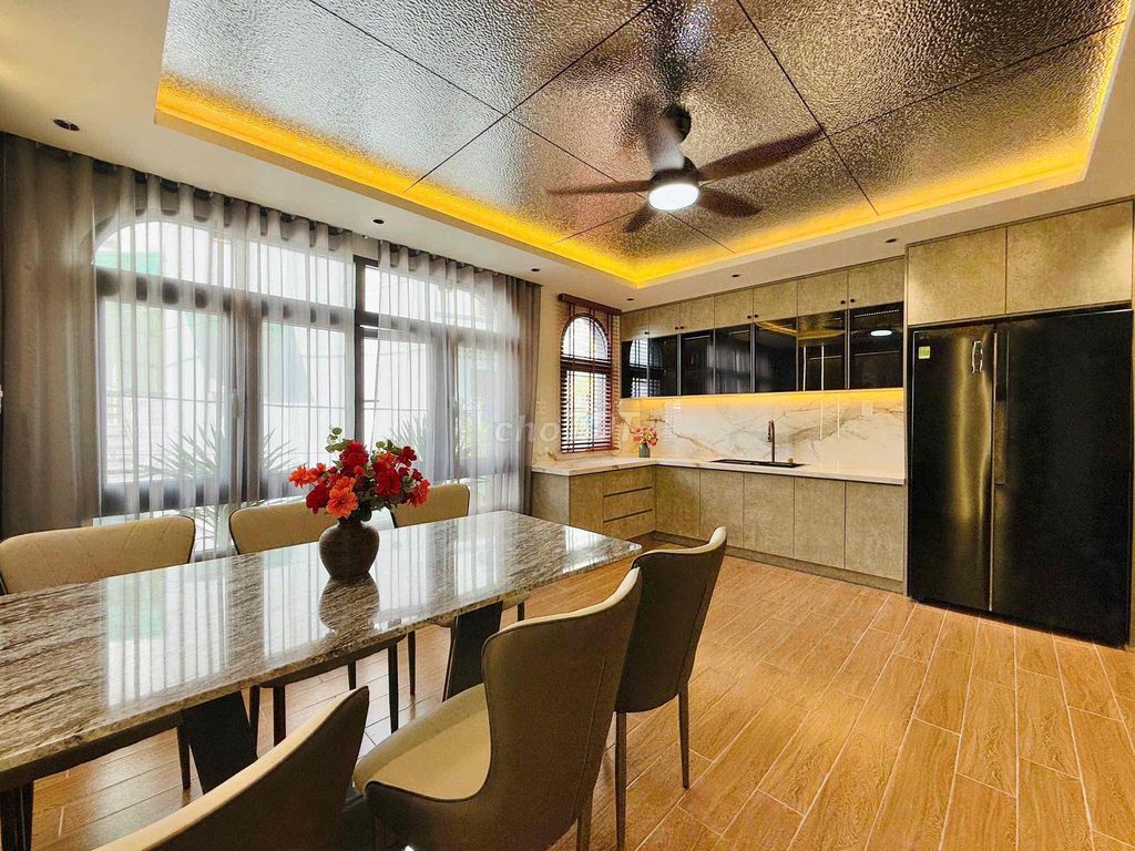 Rent a new street building full interior like Huỳnh Văn Nghệ-712.
