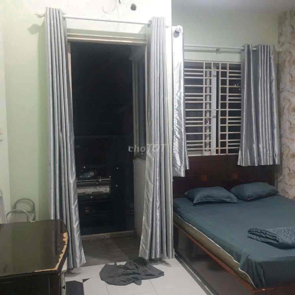 The whole five bedrooms, five Trần Quang Diệu toilets, 3th District.