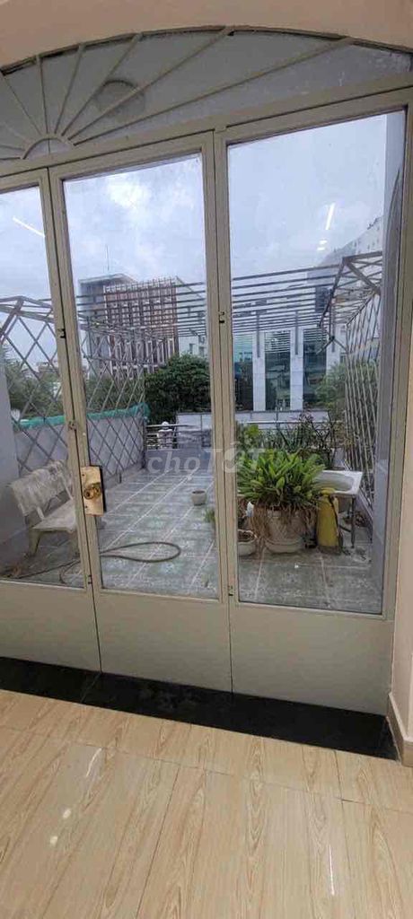 Six bedrooms, six toilets, four x23 meters, Trường Chinh, 134 14, Tân Bình