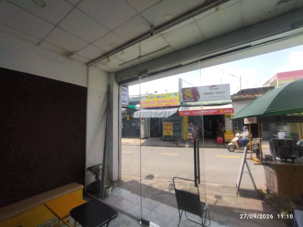 Street cash houses for rent and living and business.