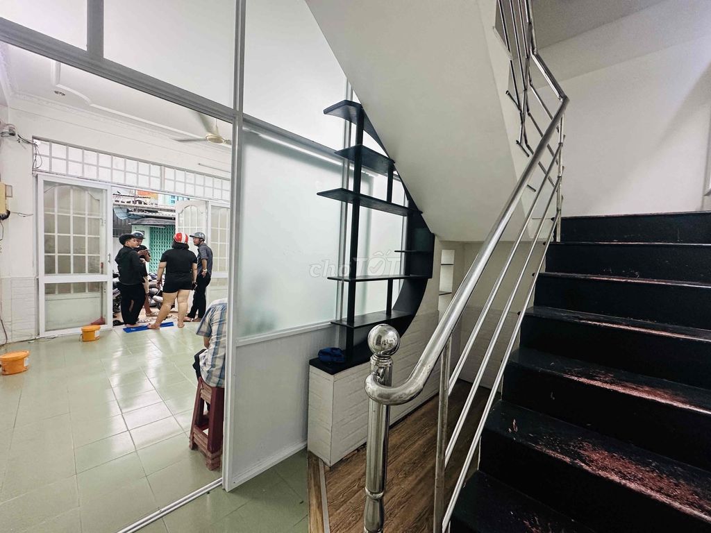Rent a 405/ Thống Nhất-7-3. 16/4 m. 13m. 2 bedroom 2 toilets