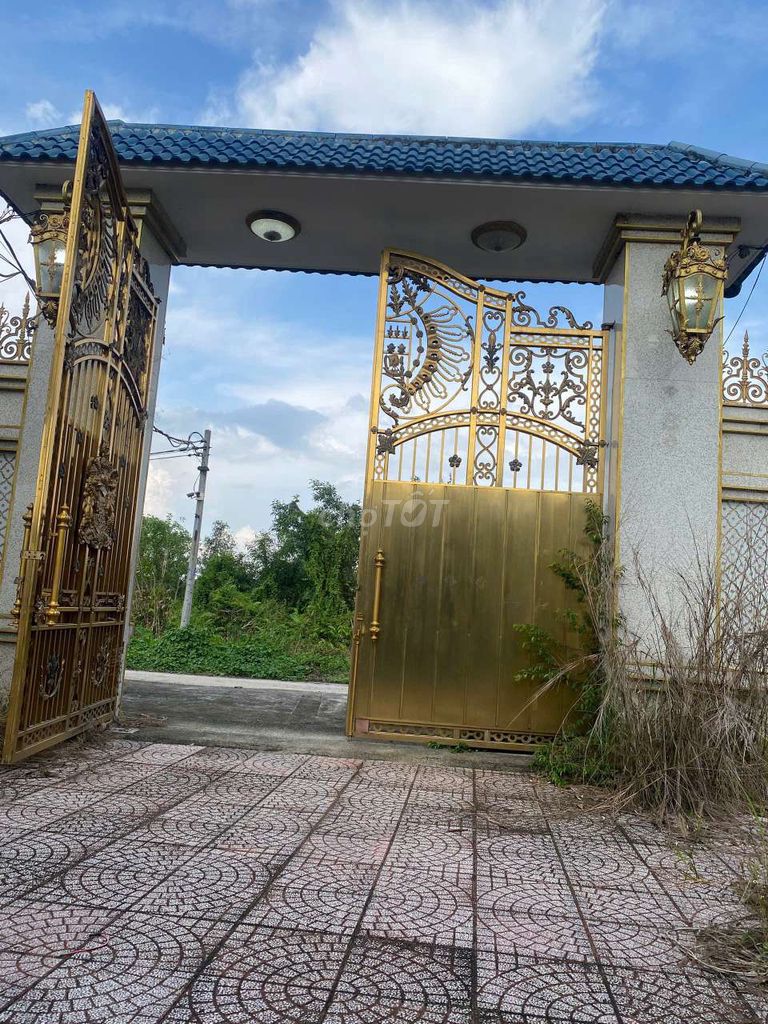 Rent at 1200 M2 for 10 triue