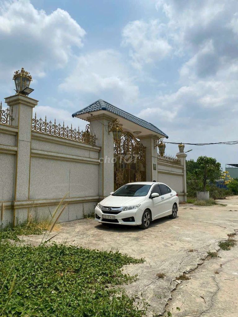 Rent at 1200 M2 for 10 triue