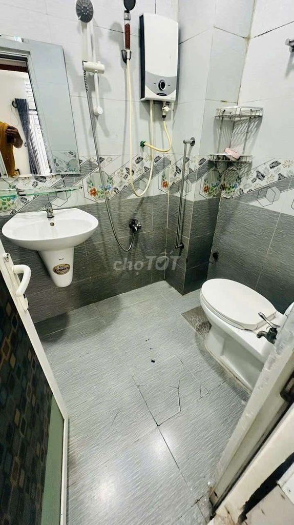 Quang Trung-72111 11. 4 x 11 meters, 2 stories, 3 bedrooms, interior