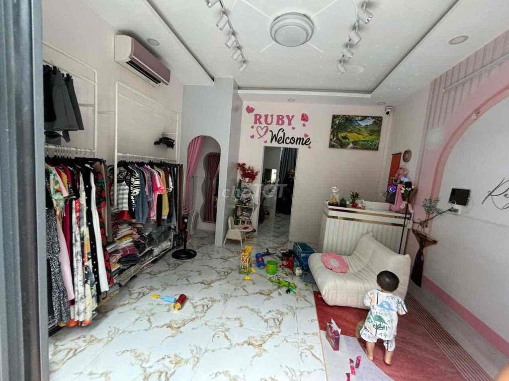 A two-way alley building. One centimeter 8th Street, Q.Tân Bình - 4.5 x 8.5 meters - 13.5 million