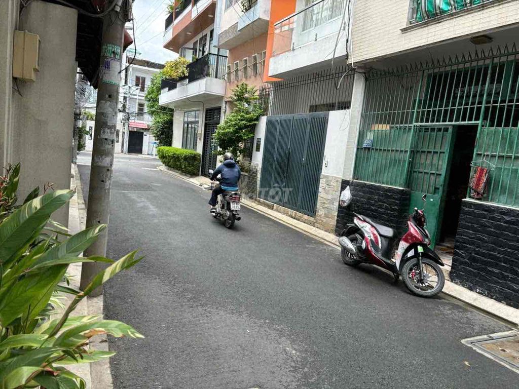 A two-way alley building. One centimeter 8th Street, Q.Tân Bình - 4.5 x 8.5 meters - 13.5 million