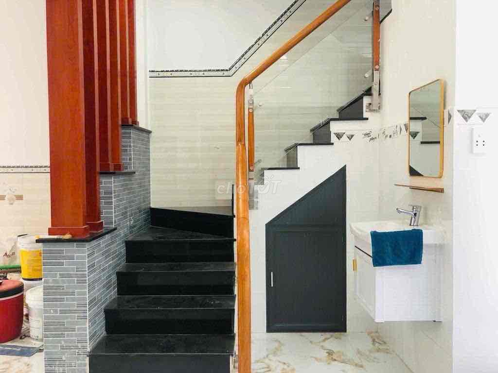 A two-way alley building. One centimeter 8th Street, Q.Tân Bình - 4.5 x 8.5 meters - 13.5 million