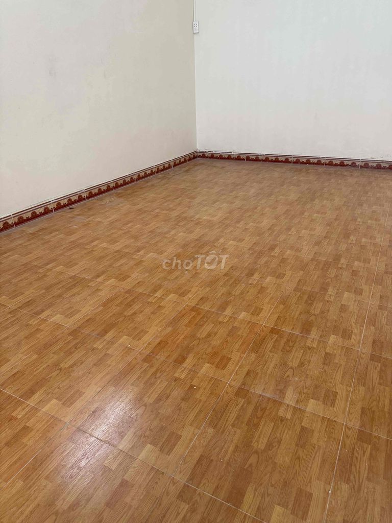 The house is rented right now, 4 x 16 with a guard at 2 toilets, secure, clean neighborhood.