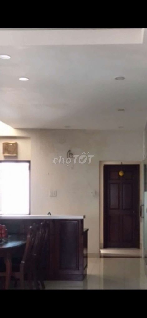 The whole floor is 120 m2 in front of Hoàng Sa.