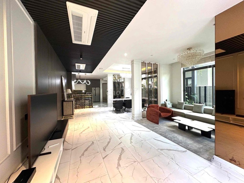 Rent a two-month Mỹ Hưng-five-price mansion - for only 132 million a month.