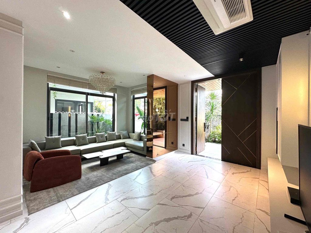 Rent a two-month Mỹ Hưng-five-price mansion - for only 132 million a month.