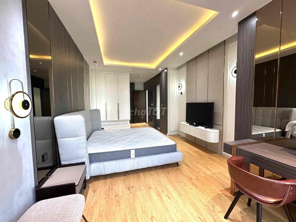 Rent a two-month Mỹ Hưng-five-price mansion - for only 132 million a month.