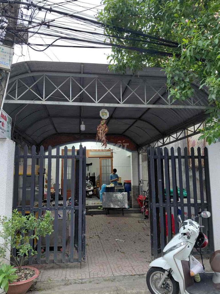 Rent the original house - large house, courtyard for car - suitable family