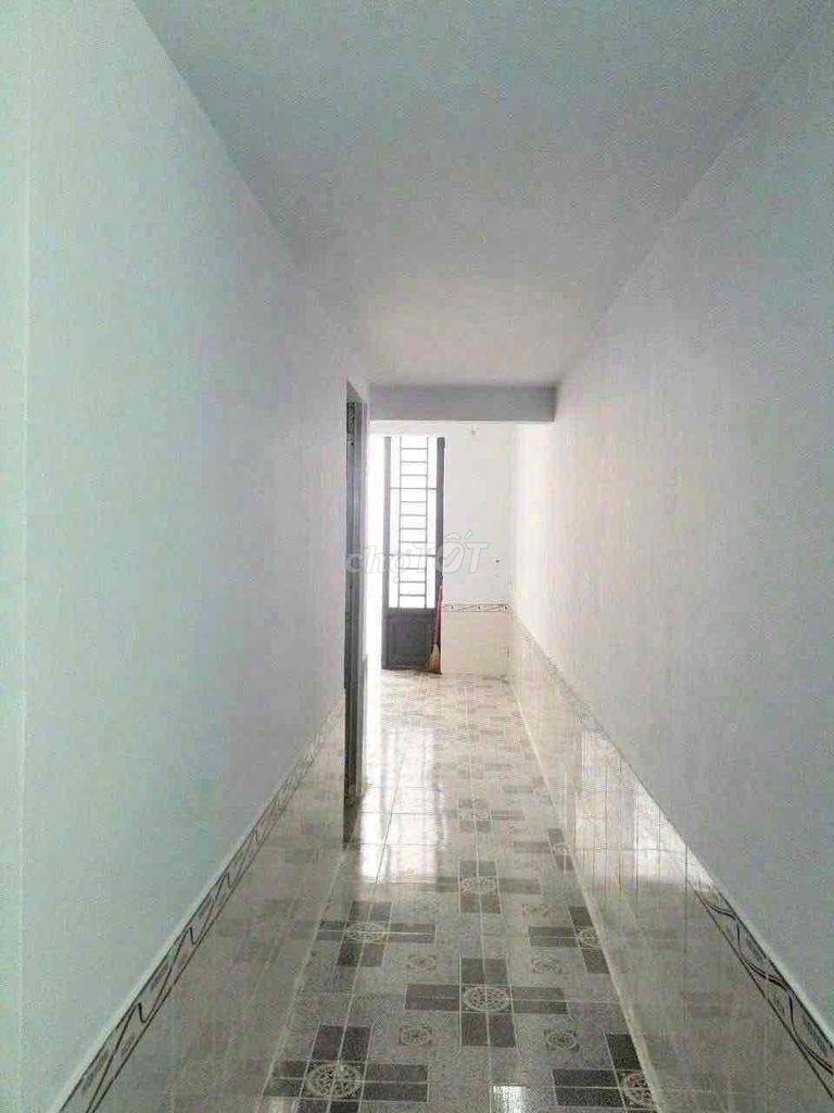 Rent 18 District 12 at 5 million a month near the station.