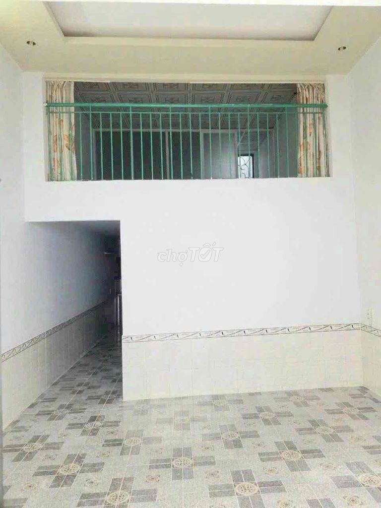Rent 18 District 12 at 5 million a month near the station.