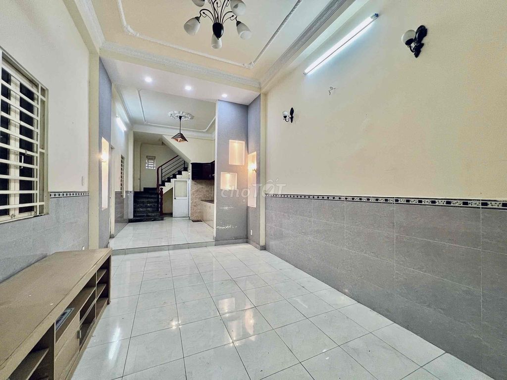 Rent four bedrooms - car alley - near town republic