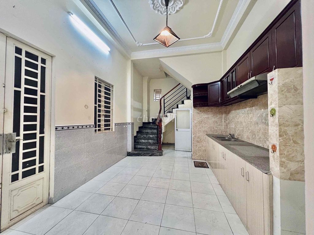 Rent four bedrooms - car alley - near town republic