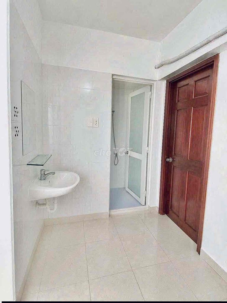 Rent four bedrooms - car alley - near town republic