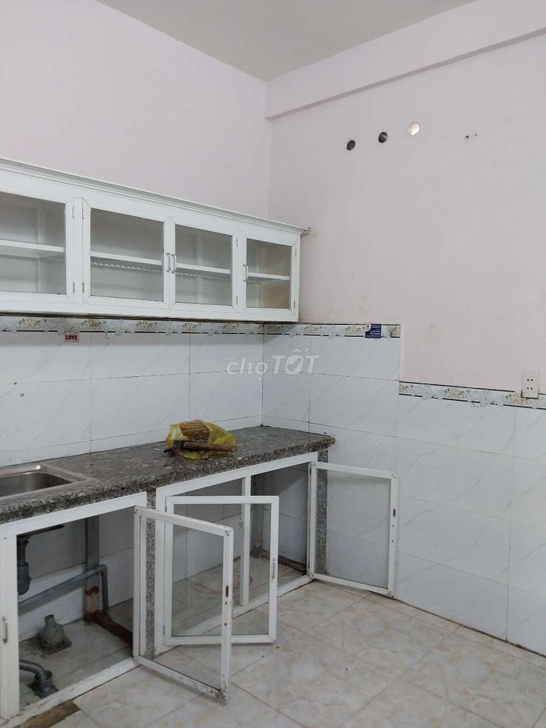 House 1 st 1 st floor, Thạnh Xuân, District 12.