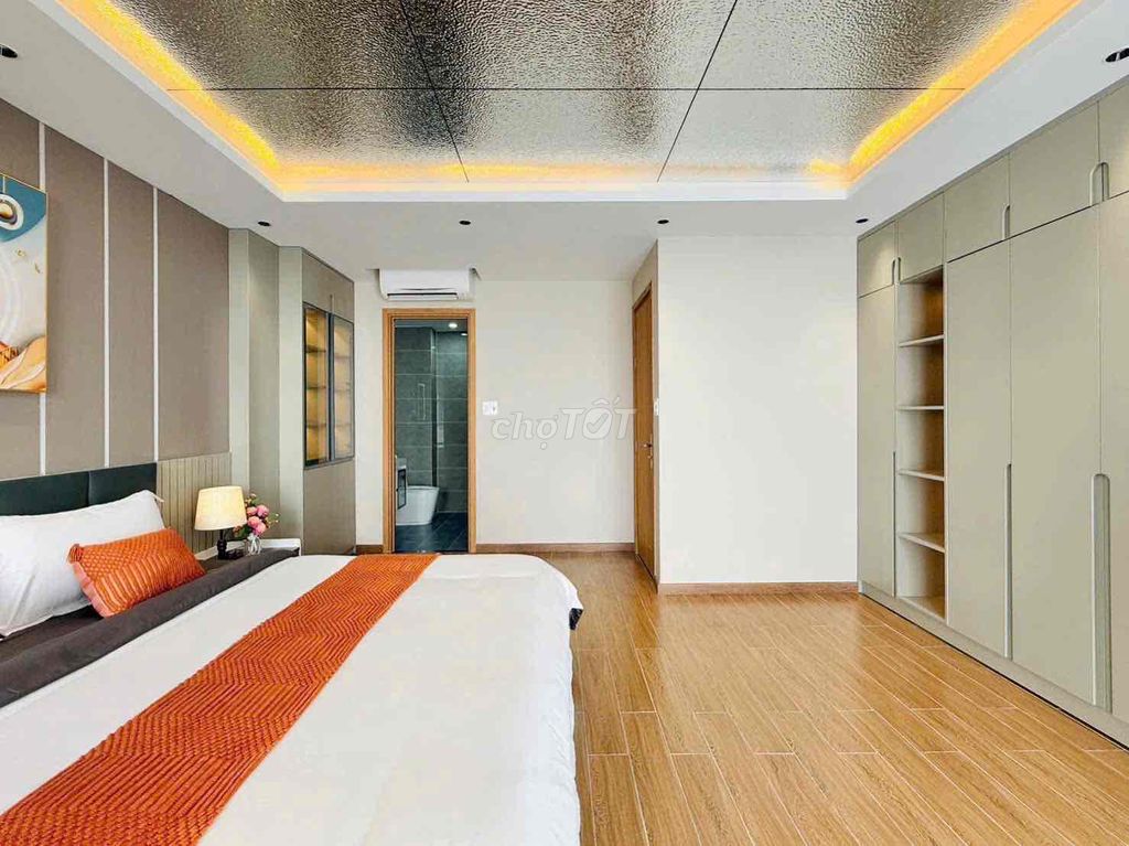 Rent 5 x 7%, 1 million, 1 .3 floors, 20 million.
