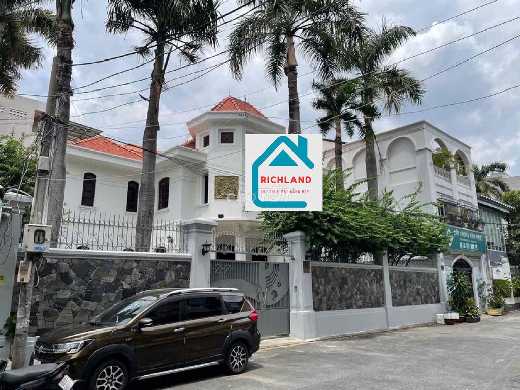 Rent the villa 1073/ Cách Mạng Tháng 8, Tân Bình, area 15 x16 meters