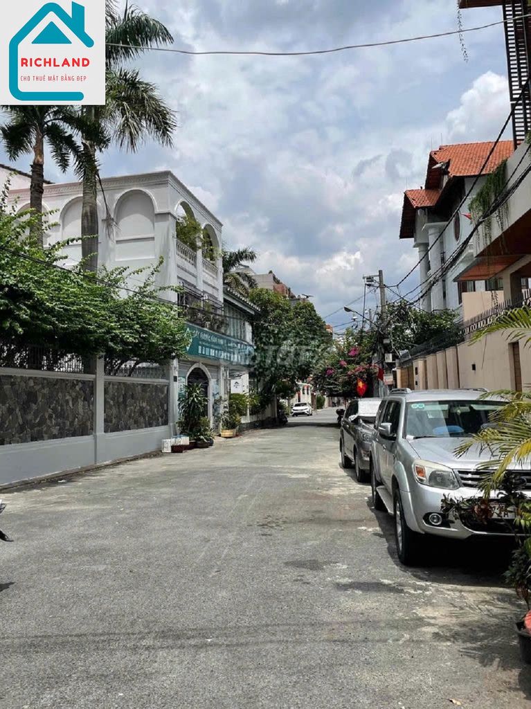 Rent the villa 1073/ Cách Mạng Tháng 8, Tân Bình, area 15 x16 meters