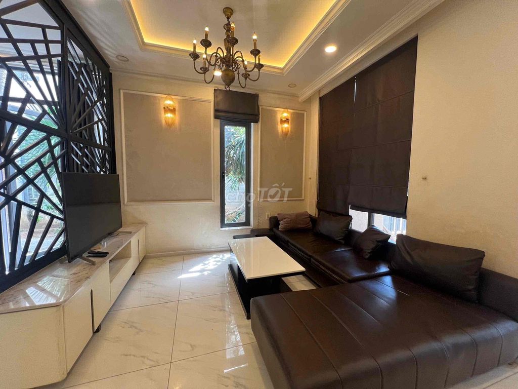 Kadric Lavila Phước Kiển Street. Full interior