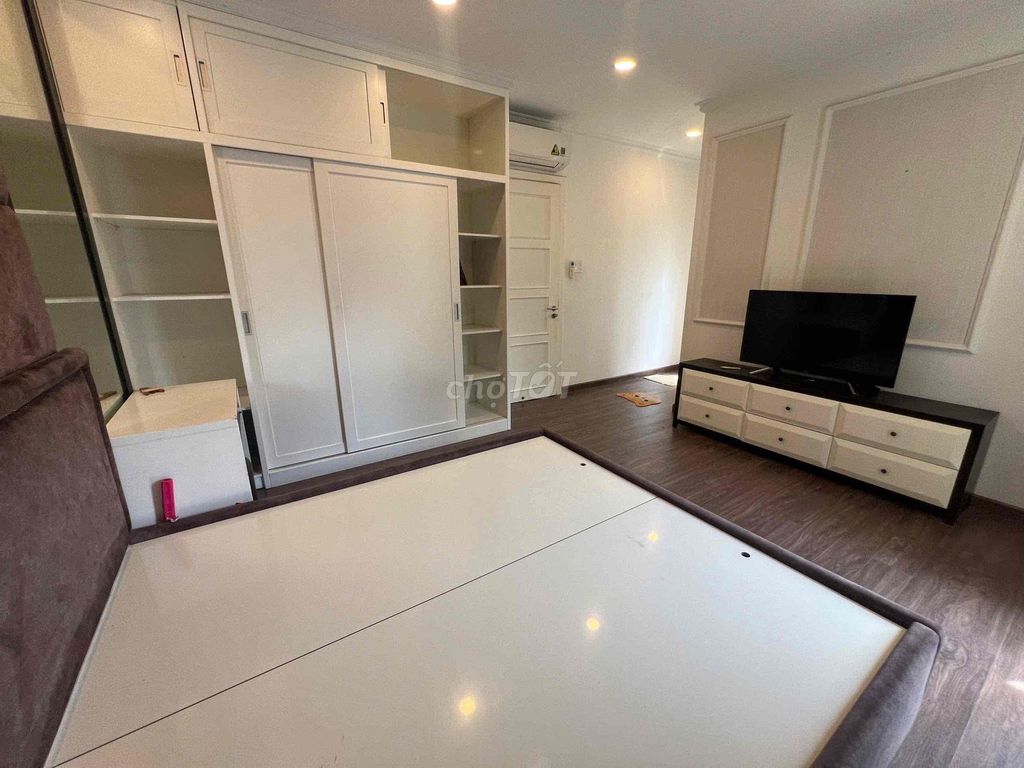 Kadric Lavila Phước Kiển Street. Full interior