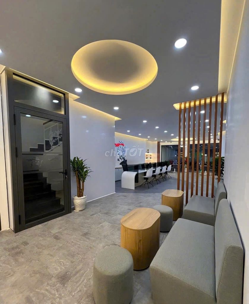 Rent a cash houseThống Nhất, Gò Vấp, area 6.4 x26 meters.