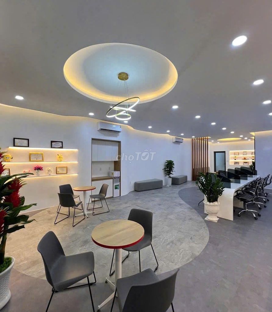 Rent a cash houseThống Nhất, Gò Vấp, area 6.4 x26 meters.