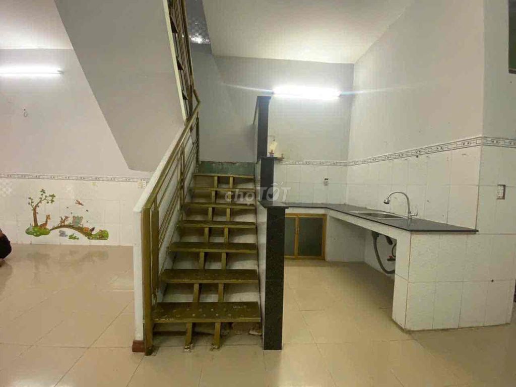 Rent a Nguyễn Sơn Tân Phú truckhouse.