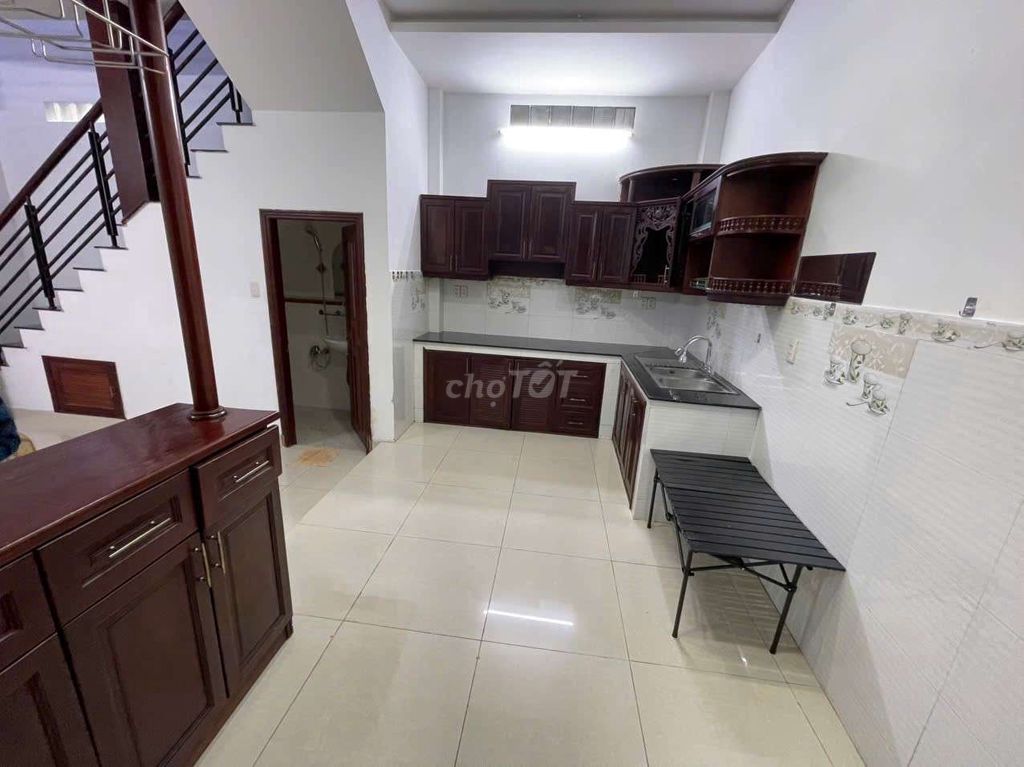 Rent Trần Quốc Thảo 4 bedrooms for 18 million toilets.