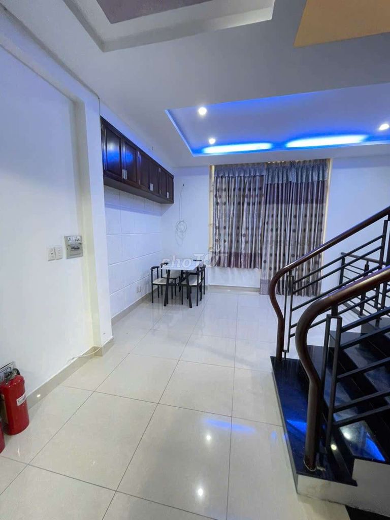 Rent Trần Quốc Thảo 4 bedrooms for 18 million toilets.