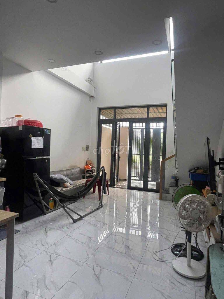 Two bedrooms. 4 x 15 Nguyễn Duy Trinh.