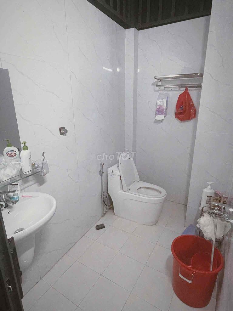 Two bedrooms. 4 x 15 Nguyễn Duy Trinh.