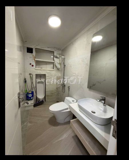 Renthouse 4 x18 meters.2 floors. 7 m Tô Hiệu.g.:12 million.