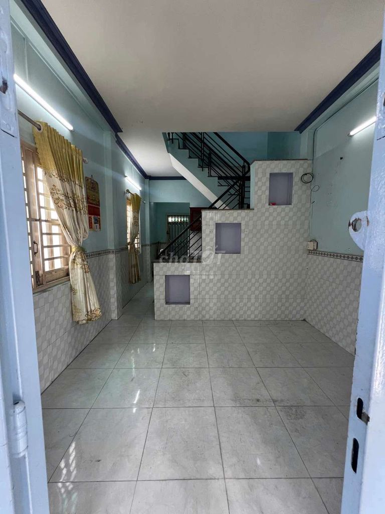 The square root of 1 st floor 1 st floor 3.7 x14 meters, near the drop of 3 Lê Lợi delivered ql22