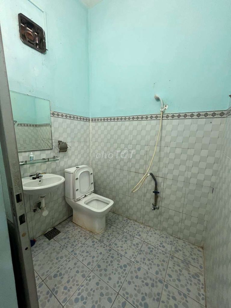 The square root of 1 st floor 1 st floor 3.7 x14 meters, near the drop of 3 Lê Lợi delivered ql22