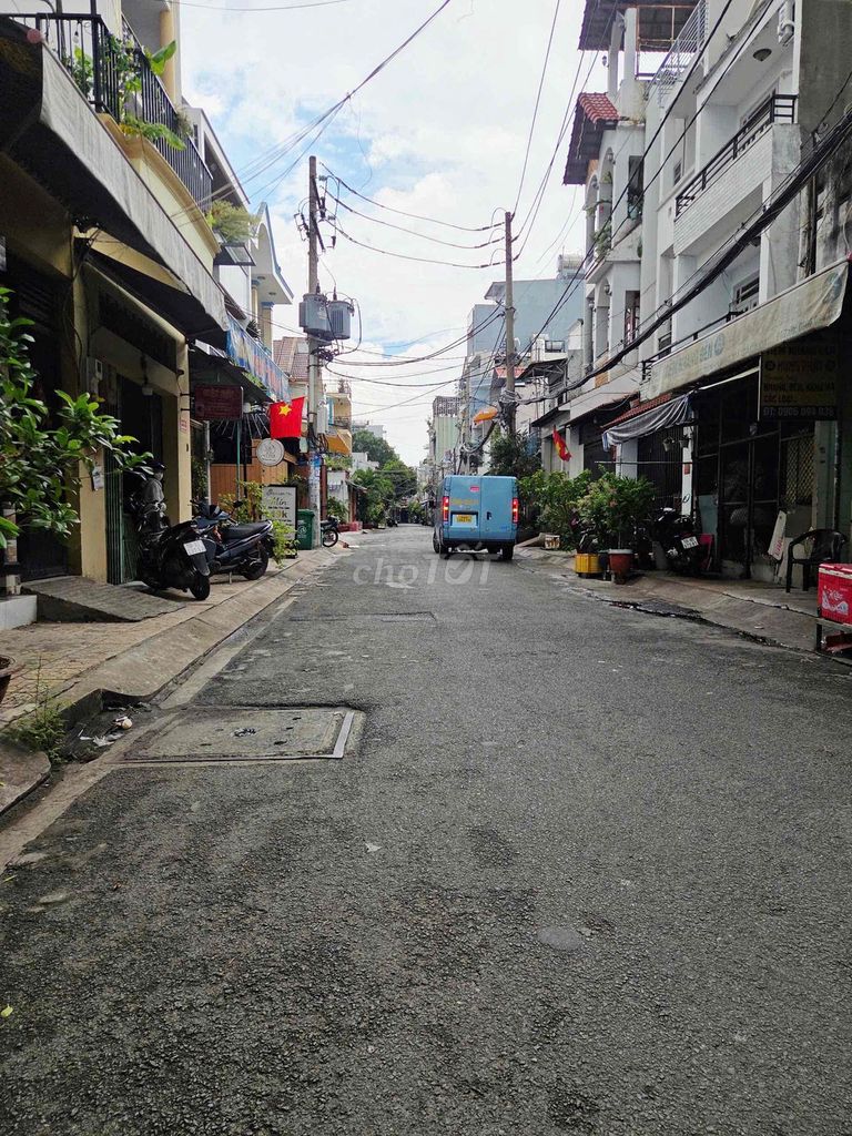 15 million-- nice house with interior-- 8 Mq2, Tân Phú.