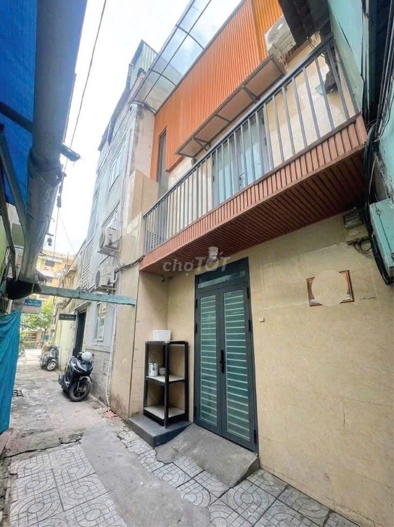 Rent two bedrooms, three full bathrooms, Trương Định interiors, 3 out of 12.5 million a month.