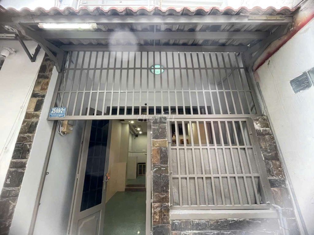 Light House is area 3.8 x 9 meters 1.2th floor 2 bedroom 2 toilets