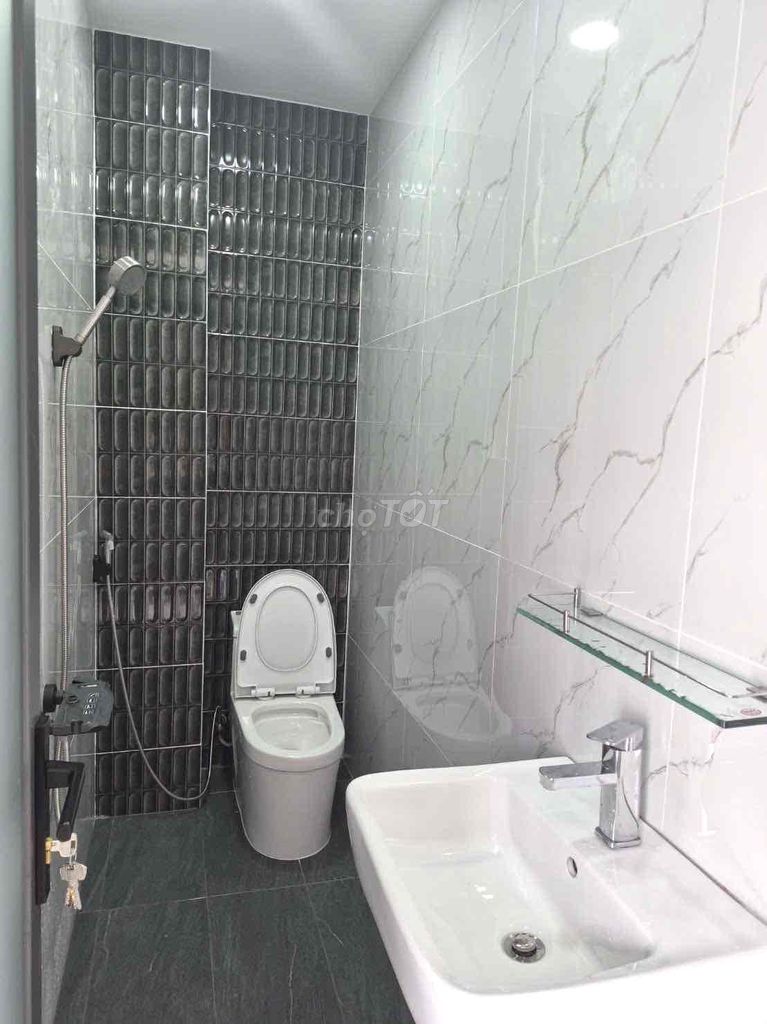 The new two-sided corner of the building 5.5-15 M has three bedrooms. Two Lê Văn Thọ-7.8 Gò Vấp toilets.