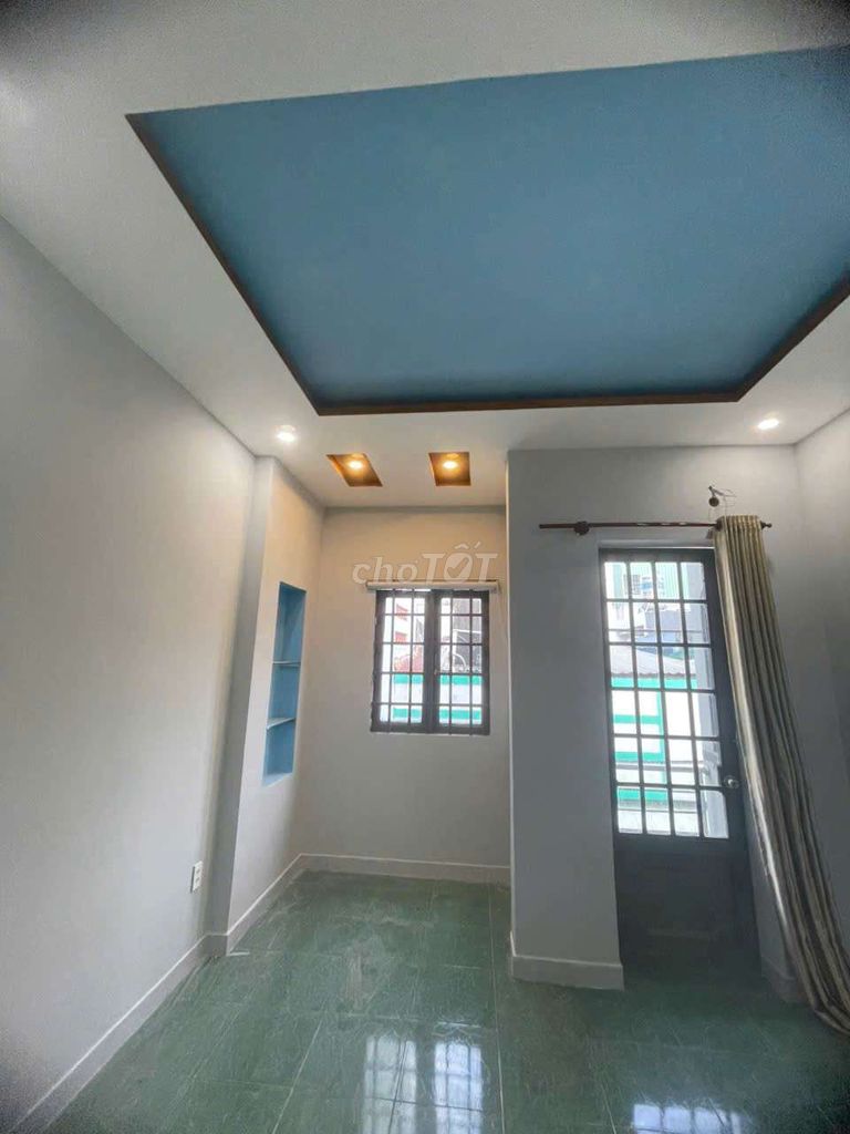 The Hall of Light is 3.8 x 9 meters. One level, two bedrooms, two toilets.