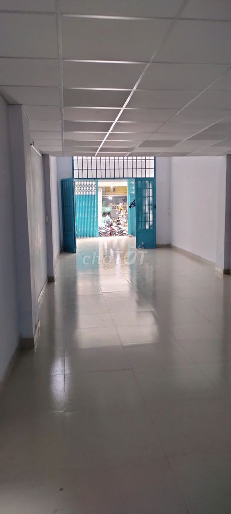 Rent an 8-meter Bình Long market house