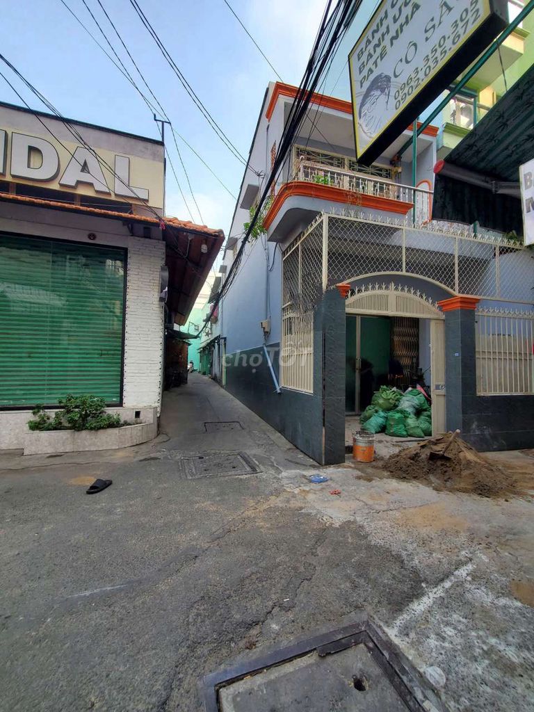 Rent the corner of the Lạc Long Quân, 770 9, Tân Bình